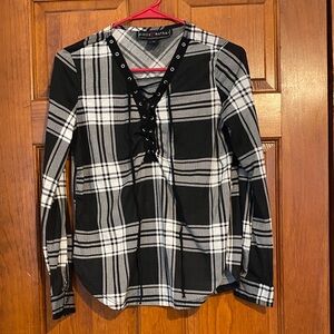 Polly & Esther Black & White Plaid Lace Front Long Sleeve Tee